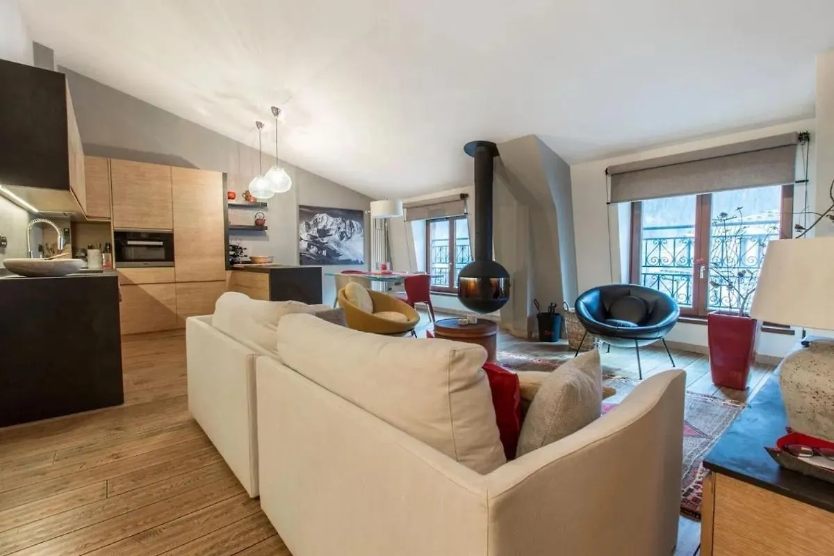 Apartament Elegant 3 Bedroom Apartment, Central Chamonix