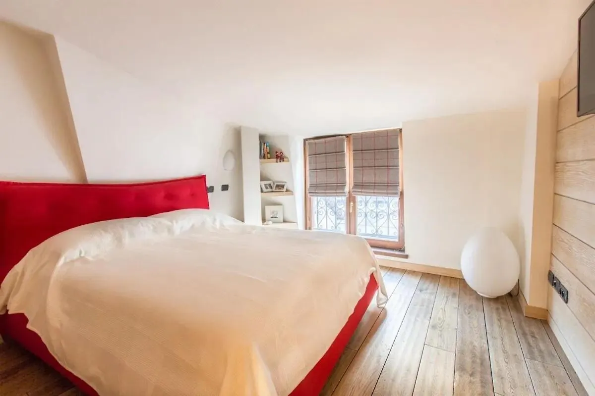 Elegant 3 Bedroom Apartment, Central Chamonix Francja